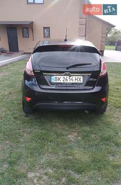 Хэтчбек Ford Fiesta 2013 в 