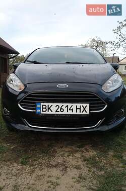 Хэтчбек Ford Fiesta 2013 в 