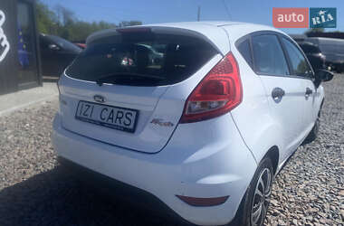 Хэтчбек Ford Fiesta 2012 в 