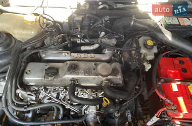 Хэтчбек Ford Fiesta 2000 в 