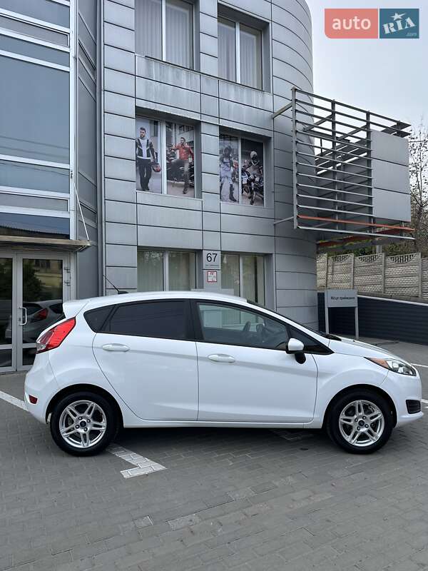 Хетчбек Ford Fiesta 2019 в Києві