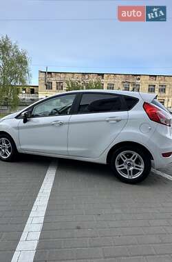 Хэтчбек Ford Fiesta 2019 в 