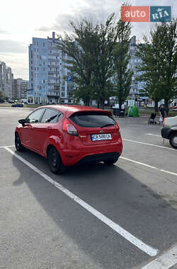 Хэтчбек Ford Fiesta 2016 в 