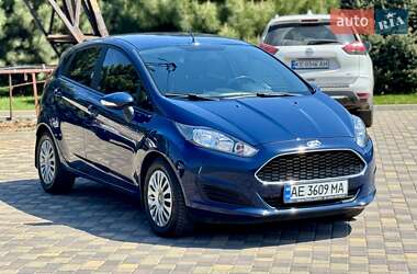 Хетчбек Ford Fiesta 2016 в Дніпрі