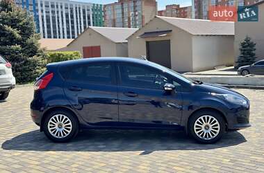 Хэтчбек Ford Fiesta 2016 в 