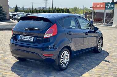 Хэтчбек Ford Fiesta 2016 в 