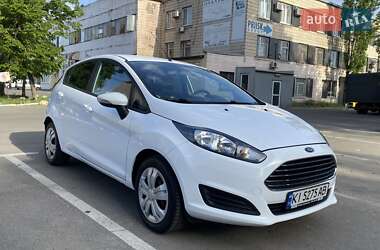 Хэтчбек Ford Fiesta 2015 в Киеве