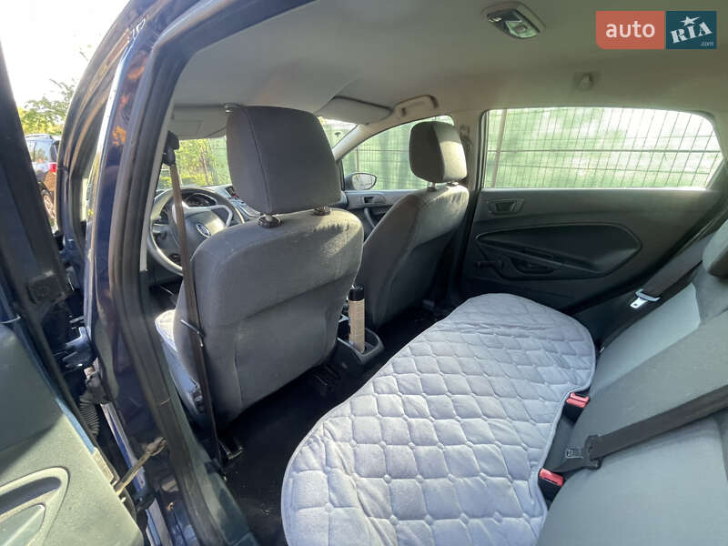 Хэтчбек Ford Fiesta 2012 в Смеле