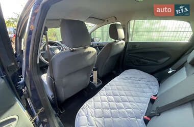 Хэтчбек Ford Fiesta 2012 в 
