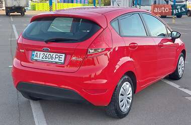 Хэтчбек Ford Fiesta 2012 в 