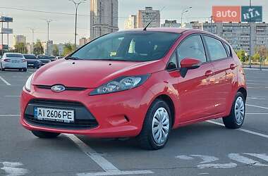 Хэтчбек Ford Fiesta 2012 в 