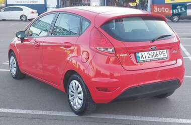 Хэтчбек Ford Fiesta 2012 в 