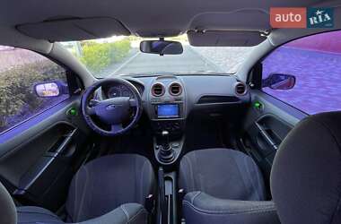 Хэтчбек Ford Fiesta 2008 в 