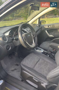 Хетчбек Ford Fiesta 2012 в 