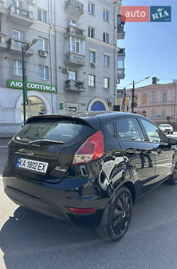 Хэтчбек Ford Fiesta 2013 в 