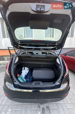 Хэтчбек Ford Fiesta 2013 в 