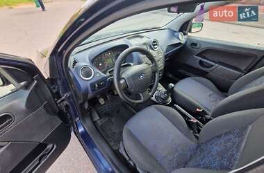 Хетчбек Ford Fiesta 2006 в 
