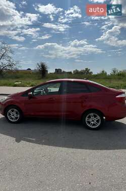 Седан Ford Fiesta 2016 в 