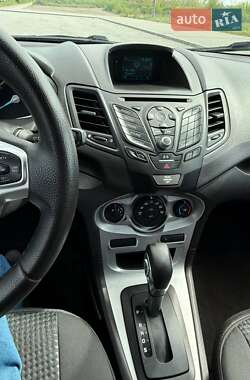 Седан Ford Fiesta 2016 в 