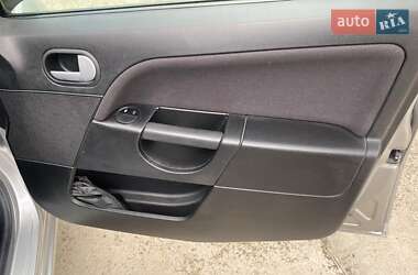 Хэтчбек Ford Fiesta 2008 в 