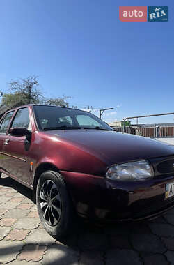 Хэтчбек Ford Fiesta 1996 в 