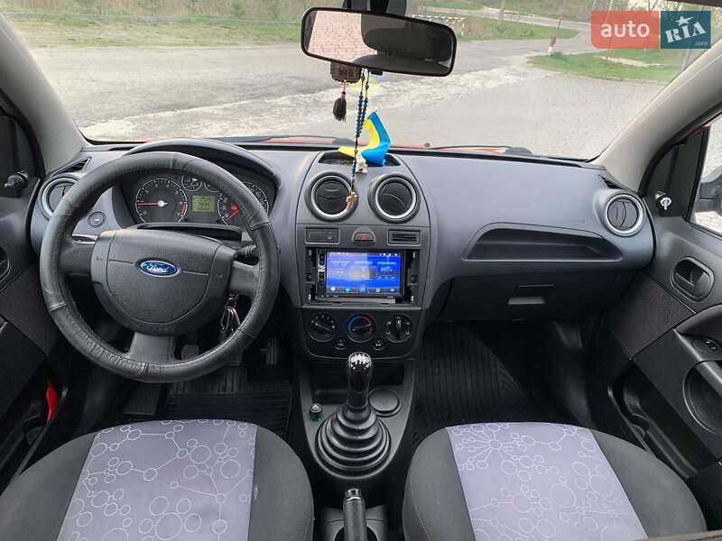Хэтчбек Ford Fiesta 2007 в Николаеве