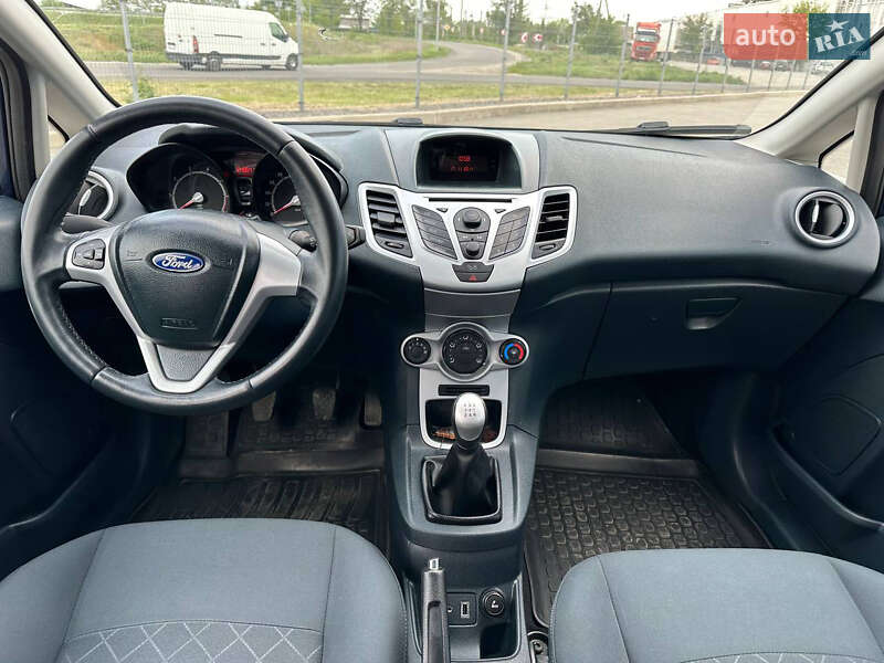 Хэтчбек Ford Fiesta 2011 в Днепре