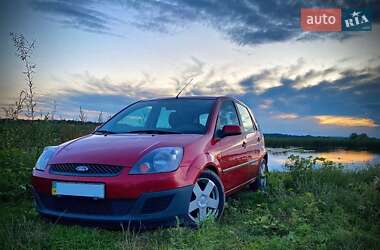 Хэтчбек Ford Fiesta 2007 в Деражне
