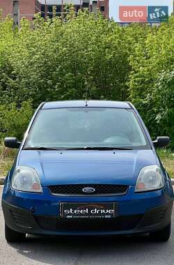 Хэтчбек Ford Fiesta 2006 в 