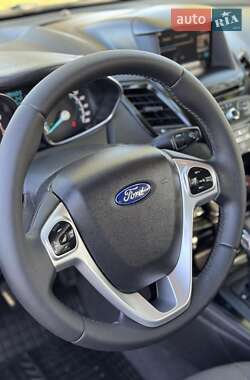 Хетчбек Ford Fiesta 2019 в 