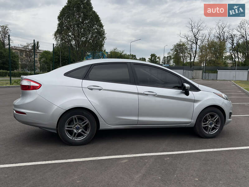 Седан Ford Fiesta 2018 в Кам'янському