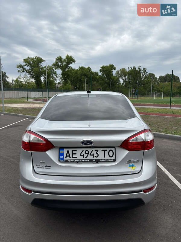 Седан Ford Fiesta 2018 в Кам'янському