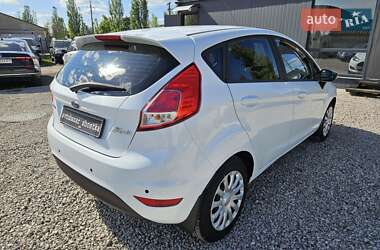 Хэтчбек Ford Fiesta 2016 в 