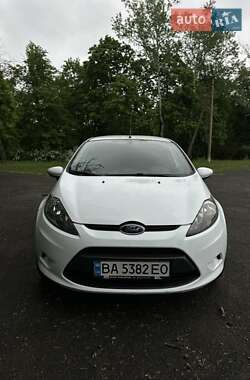Хэтчбек Ford Fiesta 2011 в 