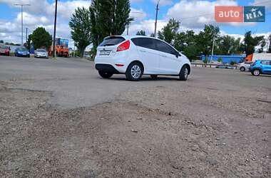 Хетчбек Ford Fiesta 2012 в 