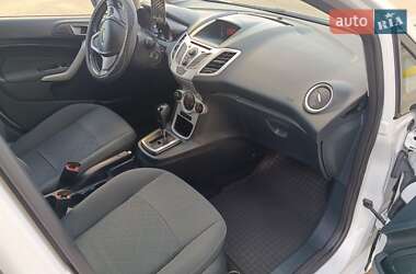 Хэтчбек Ford Fiesta 2011 в 