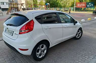 Хэтчбек Ford Fiesta 2011 в 
