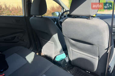 Хэтчбек Ford Fiesta 2012 в 