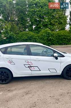 Хэтчбек Ford Fiesta 2013 в 