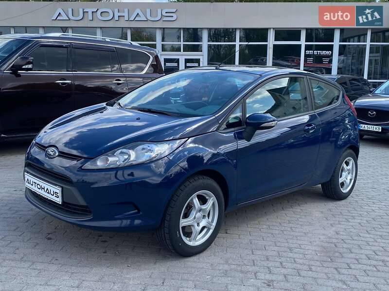 Хэтчбек Ford Fiesta 2011 в 