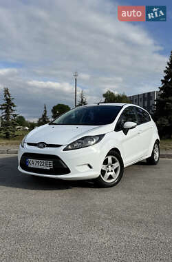 Хэтчбек Ford Fiesta 2012 в 
