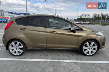 Хэтчбек Ford Fiesta 2013 в 