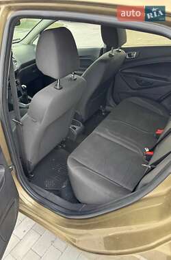 Хэтчбек Ford Fiesta 2013 в 