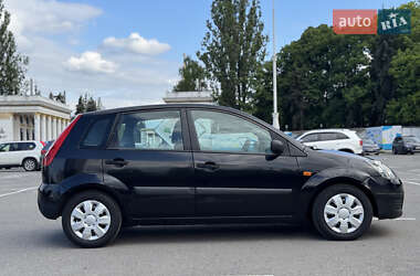 Хетчбек Ford Fiesta 2007 в 