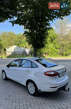 Седан Ford Fiesta 2017 в 