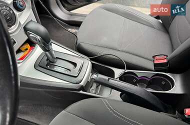 Хэтчбек Ford Fiesta 2015 в 