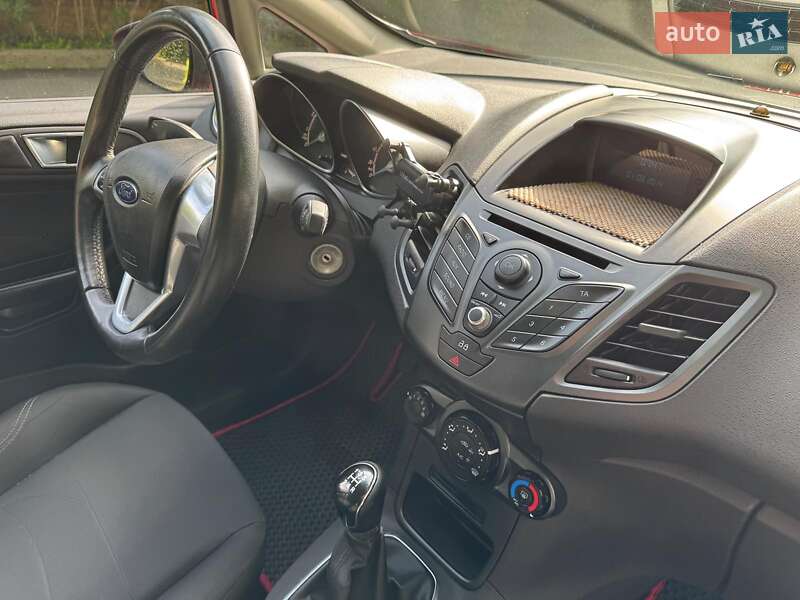 Хэтчбек Ford Fiesta 2013 в Киеве