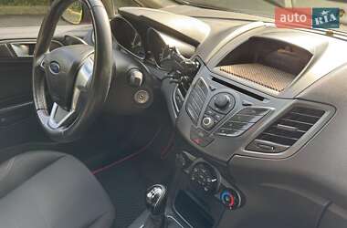 Хетчбек Ford Fiesta 2013 в 