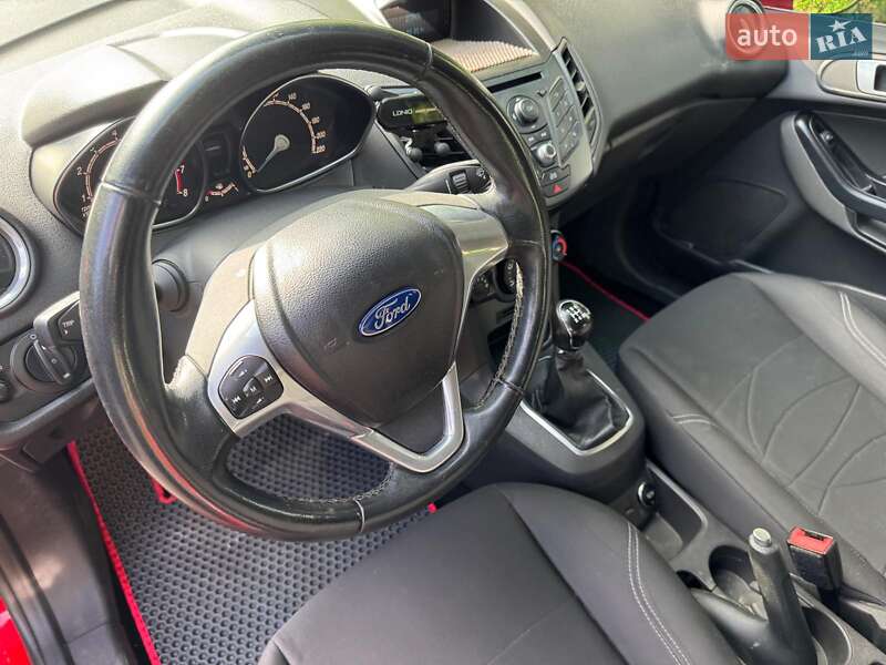 Хэтчбек Ford Fiesta 2013 в Киеве