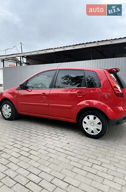 Хэтчбек Ford Fiesta 2007 в 